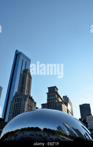 Sonnenuntergang an der Bohne im Millennium Park, Chicago, IL Stockfoto