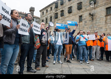 Santiago De Compostela, Spanien. 25. August 2014. Proteste in Santiago De Compostela bei einem Treffen zwischen Bundeskanzlerin Angela Merkel und spanischen Ministerpräsidenten Mariano Rajoy. Bildnachweis: Gregory Davies/Alamy Live-Nachrichten Stockfoto