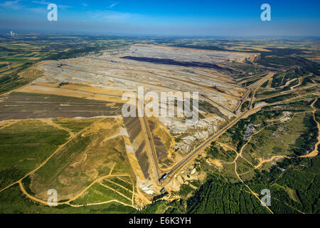 Luftbild, Hambacher Tagebau Braunkohle Bergwerk, Braunkohle Bergbau, Rheinbraun AG, Niederzier, Rheinland, Nordrhein-Westfalen Stockfoto