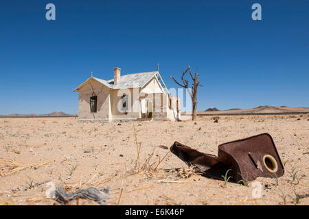 Gebäude des Bahnhofs Garub, aus der deutschen Kolonialzeit, mitten in der Namib-Wüste Garub, ǁKaras Stockfoto