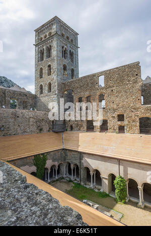 Lombardian Tower, Benediktiner Kloster Sant Pere de Rodes, in der Nähe von El Port de la Selva, Cap de Creus Naturpark Stockfoto