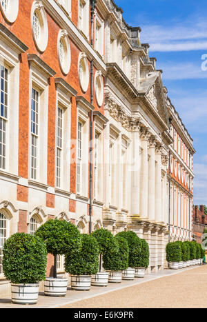 Hampton Court Palace vorderen London England UK GB EU Osteuropa Stockfoto