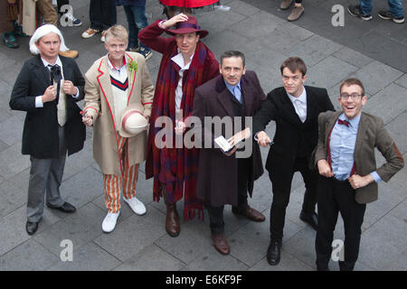 Dr Who Fans. 8. Reihe von Doctor Who mit Peter Capaldi, TV-premiere am Leicester Square in London. Stockfoto
