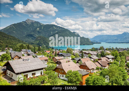 Dorf St. Gilgen am Wolfgangsee in Österreichische Alpen Stockfoto