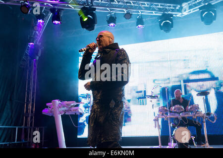 Helmsley, Yorkshire, Großbritannien. 24. August 2014. Als Headliner Sonntag bei Galtres Parklands Festival 2014 Helmsley, North Yorkshire. Bildnachweis: Daniel Easton/Alamy Live-Nachrichten Stockfoto