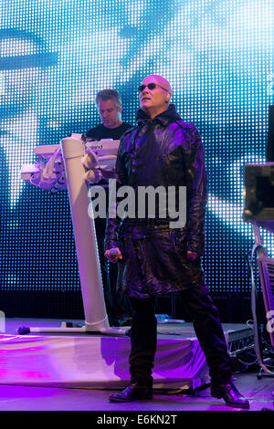 Helmsley, Yorkshire, Großbritannien. 24. August 2014. Als Headliner Sonntag bei Galtres Parklands Festival 2014 Helmsley, North Yorkshire. Bildnachweis: Daniel Easton/Alamy Live-Nachrichten Stockfoto