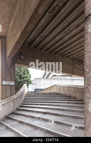 Paradies-Ort führende Paradise Forum und die alten Birmingham Central Library, (inzwischen abgerissenen 2016) Birmingham, England, UK Stockfoto