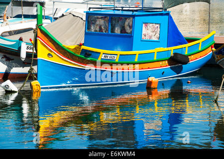 Auge des Osiris Luzzus Malta Msida Creek Valletta Angelboote/Fischerboote Stockfoto