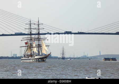 London, UK. 9. September 2014. Eines der Schiffe in "The Parade of Sail", der Stavros Segel aus London und unter der Dartford Bridge am Ende des Tages vier große Schiffe Regatta in Greenwich. Bildnachweis: Steve Hickey/Alamy Live-Nachrichten Stockfoto