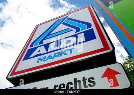 Schild des Lebensmittel-Discounter Aldi Stockfoto