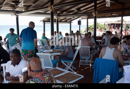 Restaurant El Chiringay auf Chiringay Strandabschnitt von Es Cavallet auf Ibiza Stockfoto