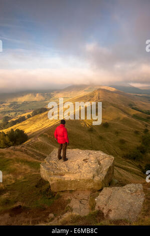 Blick über den großen Bergrücken und Mam Tor Edale Tal Derbyshire Rambler Stockfoto