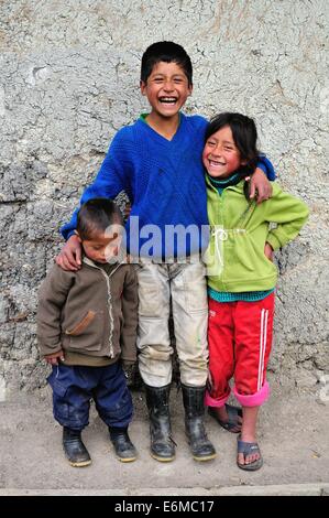 Brüder - traditionelles Haus in Cruzpata - CHACHAPOYAS. Abteilung von Amazonas. Peru Stockfoto