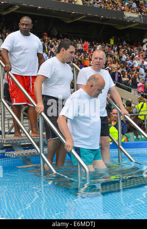 Taufe Zeuge Jehovas London Convention Twickenham Stadion London 2014 Stockfoto