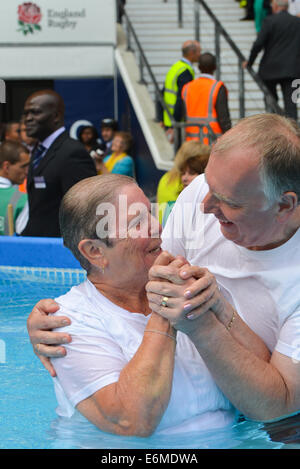 Taufe Zeuge Jehovas London Convention Twickenham Stadion London 2014 Stockfoto