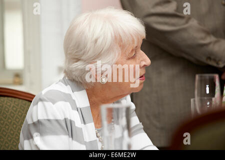 June Whitfield am 70. Geburtstag von Richard Ingrams, 21.08.2012 Stockfoto