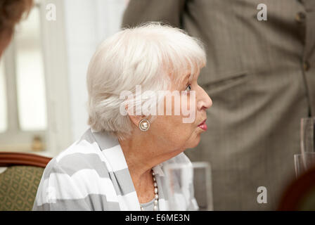 June Whitfield am 70. Geburtstag von Richard Ingrams, 21.08.2012 Stockfoto