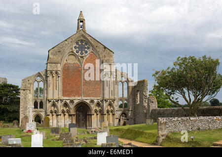 Binham Priory in Norfolk, Blick von Westen zeigt das blockierte Westfenster. Stockfoto