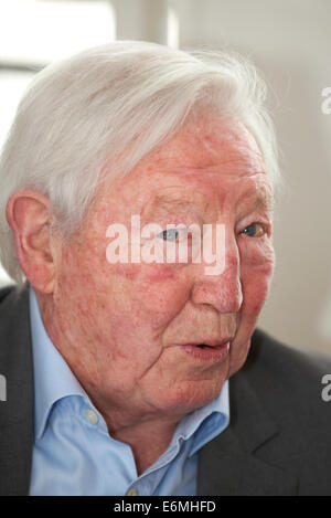 Sandy Gall bei der Oldie literarischen Mittagessen 17.04.12 Stockfoto