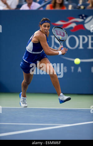 Flushing Meadows, New York, USA. 26. August 2014. Madison Keys (USA) in ersten Runde Aktion während der 2. Tag der US Open Tennis Championships. Bildnachweis: Paul J. Sutton/PCN/Alamy Live-Nachrichten Stockfoto