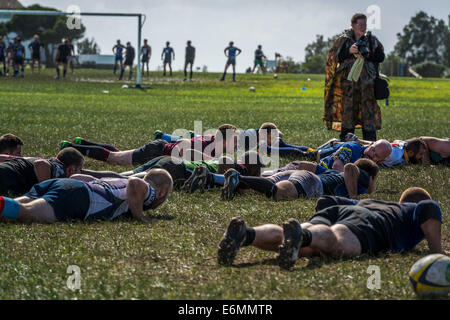 Sydney, Australien. 27. August 2014.  Die 2014 Bingham Cup startete mit einer kombinierten Trainingseinheit mit NSW Waratah Trainern, Spielern und Wallabies coach Andrew Blade vor dem Start des Wettbewerbs. Bildnachweis: MediaServicesAP/Alamy Live-Nachrichten Stockfoto