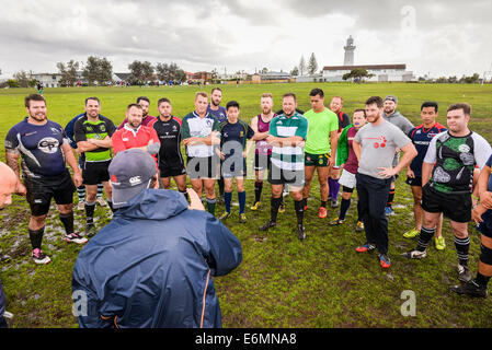 Sydney, Australien. 27. August 2014.  Die 2014 Bingham Cup startete mit einer kombinierten Trainingseinheit mit NSW Waratah Trainern, Spielern und Wallabies coach Andrew Blade vor dem Start des Wettbewerbs. Bildnachweis: MediaServicesAP/Alamy Live-Nachrichten Stockfoto