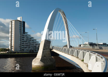 Clyde Arc Brücke über den River Clyde-Glasgow Stockfoto