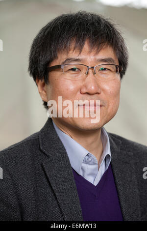 Edinburgh, Schottland. 25. August 2014. Ha-Joon Chang, Ökonom und Autor an der Edinburgh International Book Festival 2014. Edinburgh, Schottland. Kredit-25. August 2014: GARY DOAK/Alamy Live-Nachrichten Stockfoto