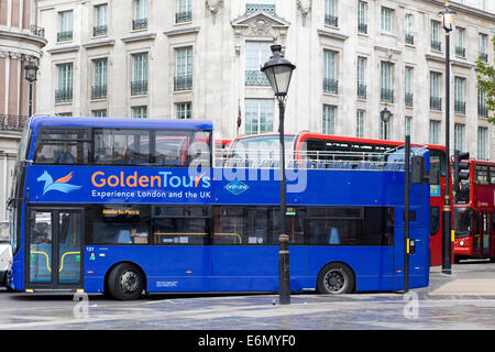 Leere Golden Tour Bus in London England Stockfoto