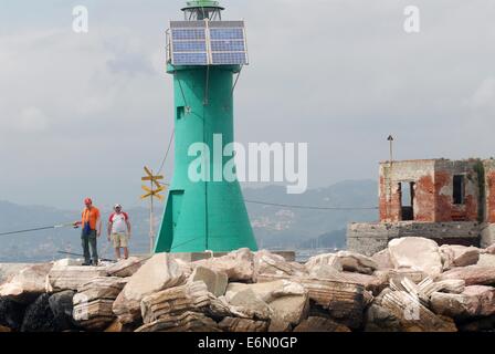 Leuchtturm am Eingang der Hafen von La Spezia (Italien) Stockfoto