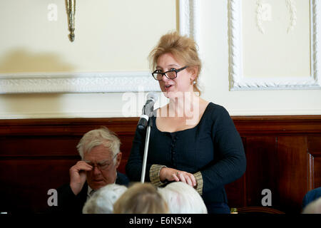 Lucy Lethbridge in literarischen Oldie Mittagessen 10.01.13 Stockfoto