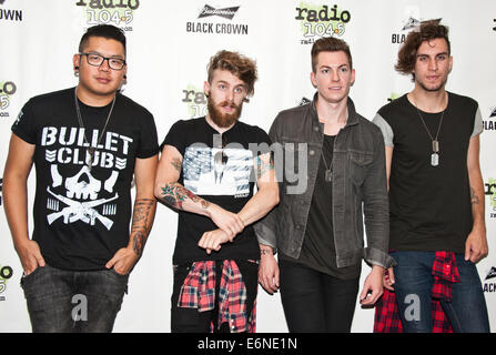 Bala Cynwyd, Pennsylvania, USA. 27. August 2014. (L, R) Julian Dimagiba, Dylan Scott, Andy Tongren und Steve Patrick amerikanischen Alternative Rock Band junge Rising Söhne posieren im Radio 104,5 Performance Theatre auf 27. August 2014 in Bala Cynwyd, Pennsylvania, Vereinigte Staaten von Amerika. Bildnachweis: Paul Froggatt/Alamy Live-Nachrichten Stockfoto