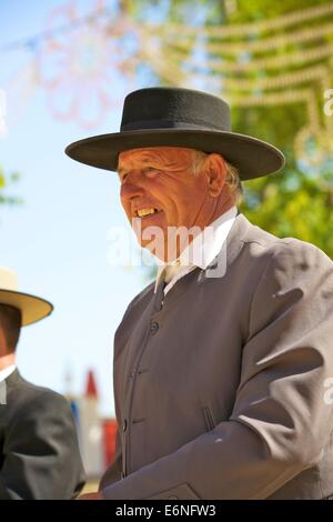 Mann In spanische Tracht, jährliche Pferdemesse, Jerez De La Frontera, Provinz Cadiz, Andalusien, Spanien, South West Europe Stockfoto