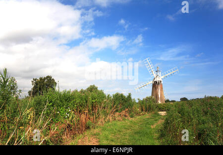 Ein Blick auf Turf Moor Mühle auf den Norfolk Broads in der Nähe wie Hill, Ludham, Norfolk, England, Vereinigtes Königreich. Stockfoto