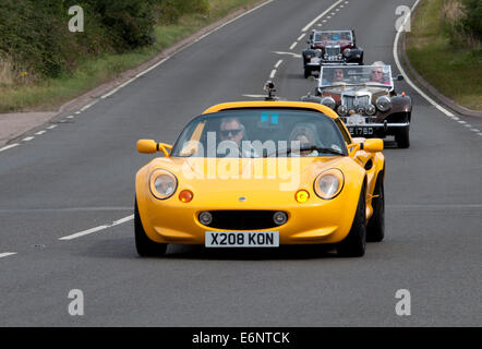 Lotus Elise Auto unterwegs Fosse Way, Warwickshire, UK Stockfoto