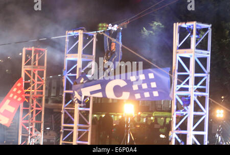 Ameise & Dez. Dreharbeiten eine Seilrutsche stunt außen ITV Studios Featuring: Declan Donnelly wo: London, Vereinigtes Königreich bei: 22. Februar 2014 Stockfoto