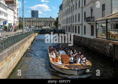 Göteborg, Schweden: Touristen Sehenswürdigkeiten der Innenstadt auf einem Paddan Canal Boat Tour - Ort Stora Hamnkanalen. Stockfoto