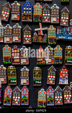 Bunte Kühlschrankmagnete für Verkauf, Amsterdam, Holland Stockfoto
