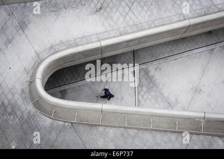 Moderne Architektur im neu eröffneten Dongdaemun Design Plaza in Seoul, Südkorea, entworfen von der Architektin Zaha Hadid. Stockfoto