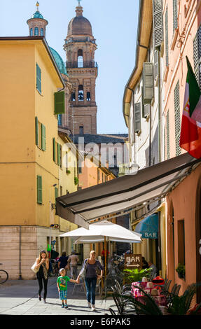 Seitenstraße in der Altstadt, Reggio Emilia (Reggio Emilia), Emilia Romagna, Italien Stockfoto