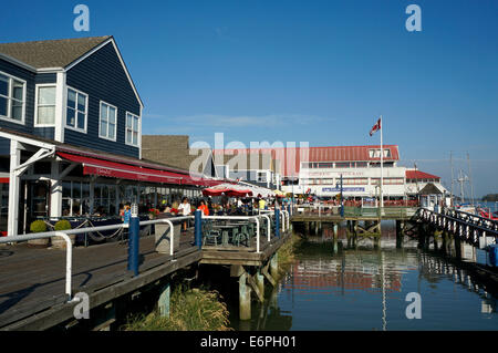 Restaurants am Fishermans Wharf in Steveston Village, British Columbia, Kanada Stockfoto