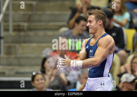 Pittsburgh, Pennsylvania, USA. 24. August 2014. 2014 P & G USA Gymnastics Championships © Amy Sanderson/ZUMA Wire/ZUMAPRESS.com/Alamy Live-Nachrichten Stockfoto