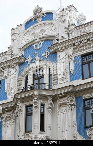 Jugendstil-Fassade des Hauses Eliza Iela 10 b oder Elizabeth Street 10 b, Architekt Mikhail Eisenstein, Riga, Lettland Stockfoto