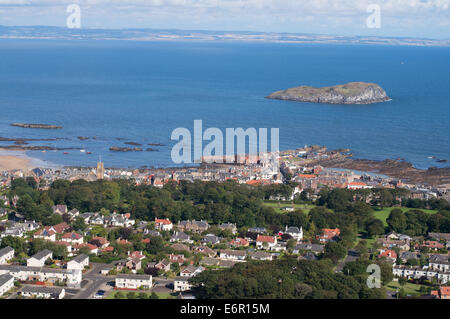 Anzeigen von North Berwick und Craigleith Insel von Berwick Gesetz, East Lothian, Schottland, Europa Stockfoto
