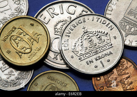 Münzen von Schweden. Schwedische ein- und zehn Kronen-Münzen. Stockfoto