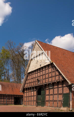 Fachwerk-Scheune, Neuenkirchen-Vörden, Landkreis Vechta, Oldenburger Münsterland, Niedersachsen, Deutschland Stockfoto