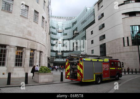 London, UK, 29. August 2014: Feuerwehr aufgerufen, um die BBC-Zentrale in Broadcasting House, Portland Place in London, Vereinigtes Königreich. Stockfoto