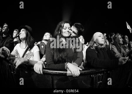 Fans von Travis, ersten Zeilen, Bazant Pohoda Festival, Trencin, Slowakei, 11. Juli 2014 Stockfoto