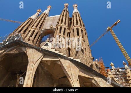 BARCELONA, Spanien - 27. August 2014: La Sagrada Familia, die Kathedrale von Antoni Gaudi entworfen Stockfoto