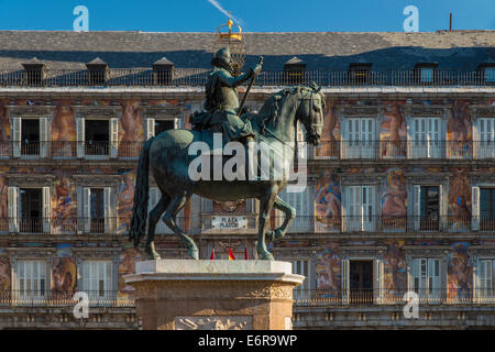 Das Reiterstandbild von Philipp III oder Felipe III, Plaza Mayor, Madrid, Comunidad de Madrid, Spanien Stockfoto